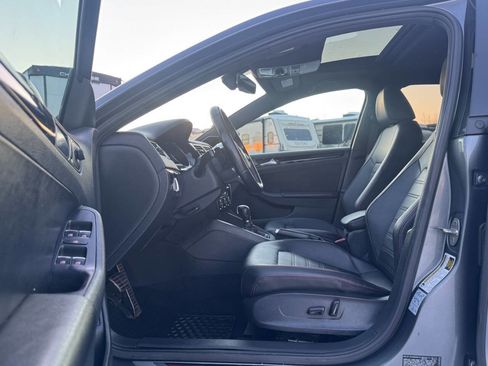 Used 2017 Volkswagen Jetta GLI image 9