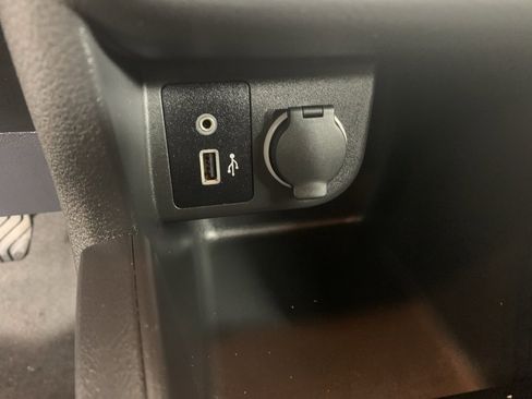 Used 2022 Nissan Kicks S image 24