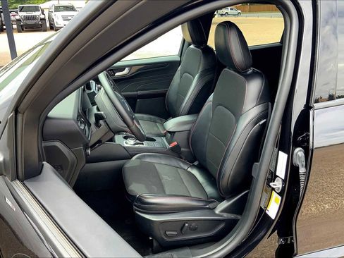 Used 2024 Ford Escape ST-Line image 13