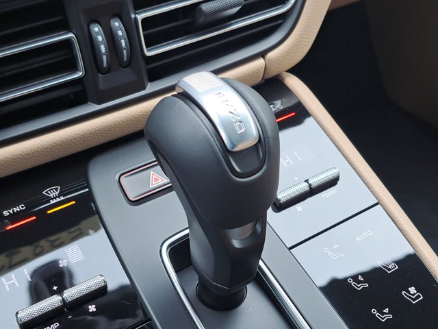 Used 2026 Porsche Macan AWD/4WD image 34