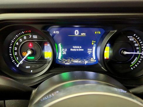 Used 2025 Jeep Wrangler Unlimited Sahara w/ Safety Group AWD/4WD image 15