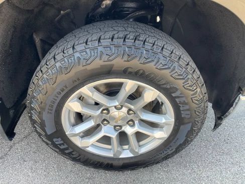Used 2023 Chevrolet Silverado 1500 LT AWD/4WD image 26