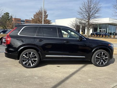 Used 2024 Volvo XC90 B5 Plus image 2
