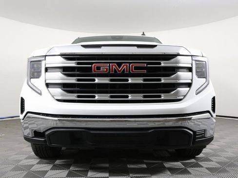 Certified 2024 GMC Sierra 1500 SLE image 2