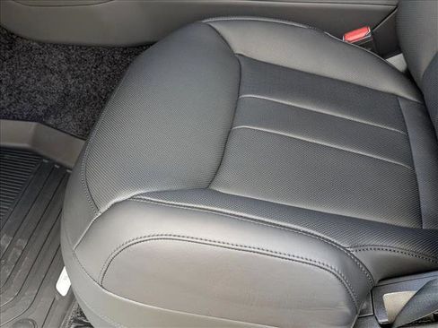 New 2025 Land Rover Range Rover SE image 4