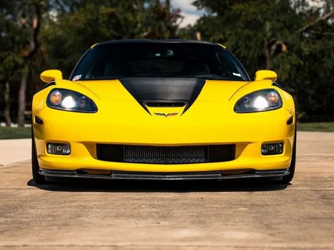 Used 2006 Chevrolet Corvette Z06 w/ Preferred Equipment Group image 8