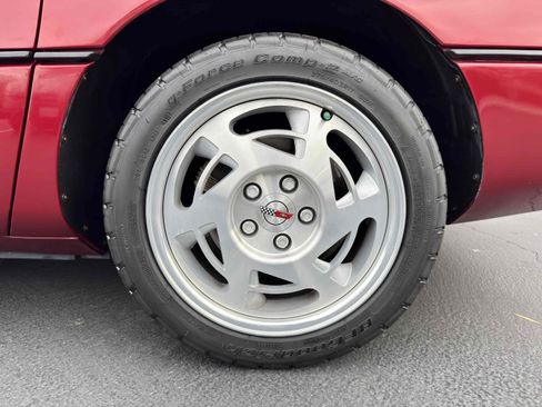 Used 1990 Chevrolet Corvette Coupe image 21