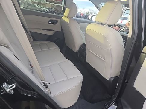 Used 2025 Nissan Rogue SL image 29