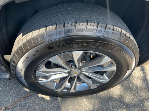 Used 2025 Chevrolet Equinox LT AWD/4WD image 30
