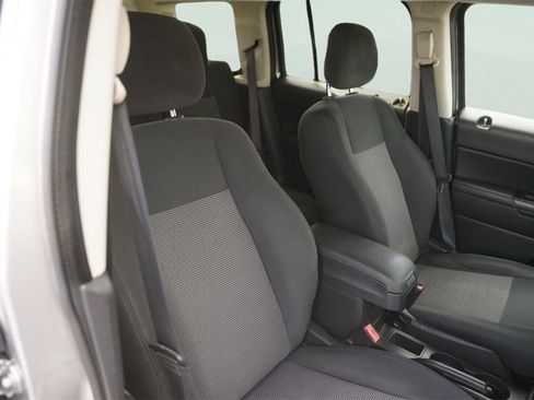 Used 2016 Jeep Patriot Sport w/ Power Value Group FWD image 19