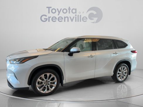 Used 2023 Toyota Highlander Limited AWD/4WD image 2