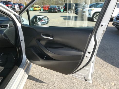 Used 2021 Toyota Corolla LE image 22