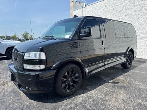 Used 2026 GMC Savana 2500 w/ Driver Convenience Package RWD image 3
