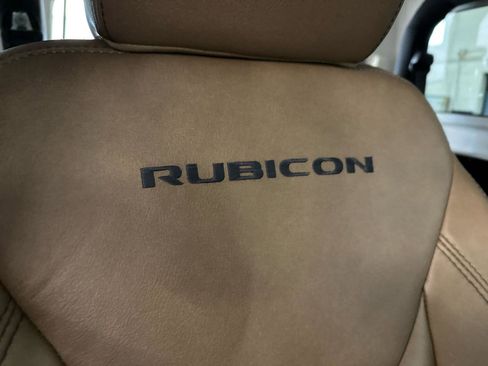 Used 2015 Jeep Wrangler Rubicon w/ Power Convenience Group AWD/4WD image 29
