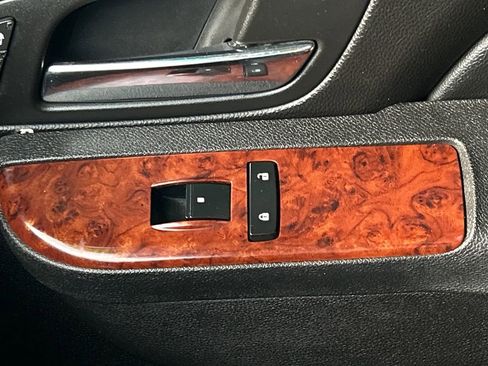 Used 2013 Chevrolet Suburban LT image 34