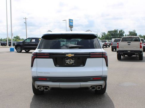 New 2026 Chevrolet Traverse LT w/ Enhanced Driving Package FWD image 8