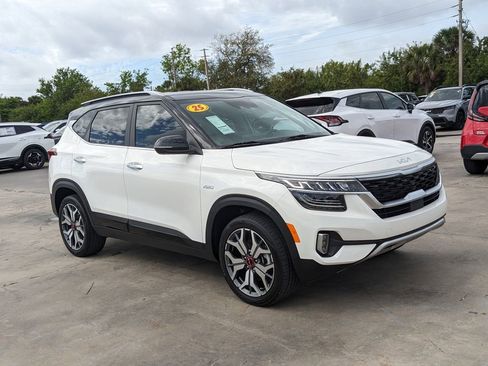 Certified 2023 Kia Seltos SX image 2