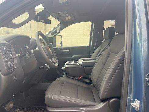 Used 2025 Chevrolet Silverado 2500 Custom w/ Custom Value Package AWD/4WD image 27
