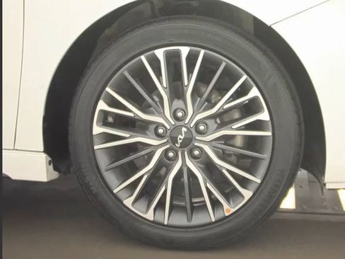 Used 2023 Kia Forte GT-Line w/ GT-Line Technology Package FWD image 10