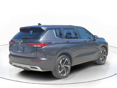 Used 2024 Mitsubishi Outlander SE FWD image 6