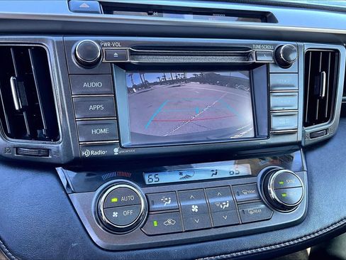 Used 2015 Toyota RAV4 XLE FWD image 25