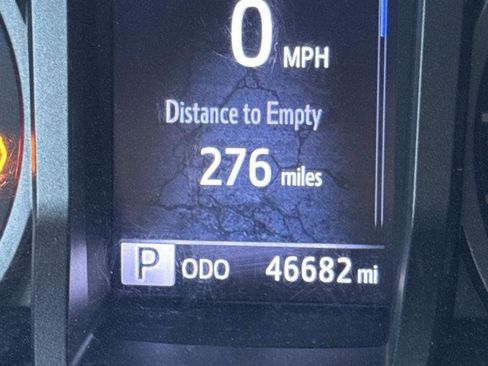 Used 2019 Toyota Tacoma TRD Off-Road image 2