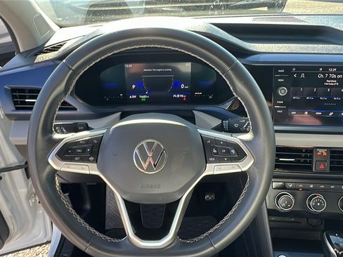 Used 2022 Volkswagen Taos SE image 22