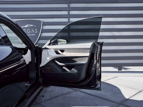 Used 2020 Porsche Taycan Turbo S image 24