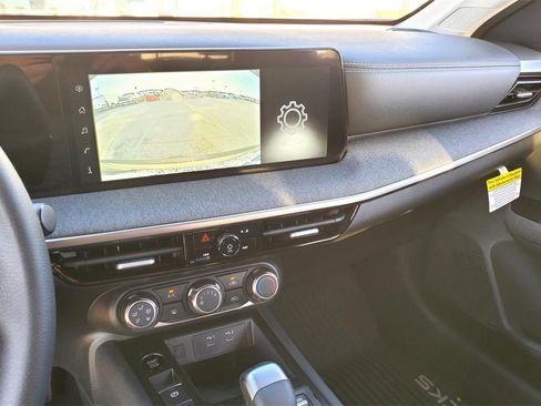 New 2025 Nissan Kicks SV w/ Charging Package image 9