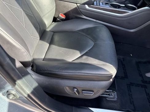 Used 2021 Toyota Highlander Platinum image 10