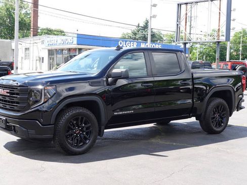 Used 2023 GMC Sierra 1500 Pro w/ Graphite Edition AWD/4WD image 2