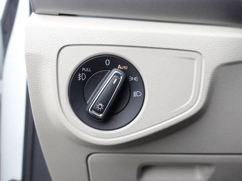 Used 2019 Volkswagen Atlas SEL Premium image 16