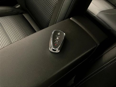 Used 2025 Chevrolet Trax LT w/ Driver Confidence Package FWD image 35