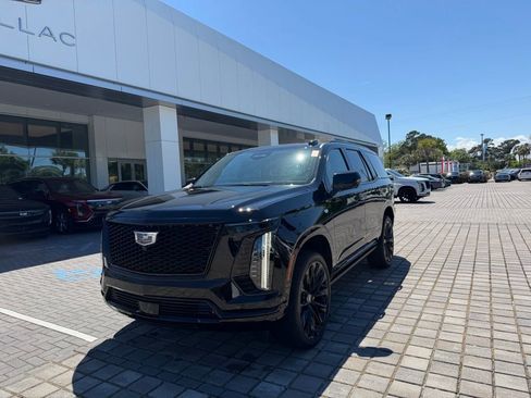 Used 2025 Cadillac Escalade Sport Platinum w/ LPO, ONYX Package AWD/4WD image 2