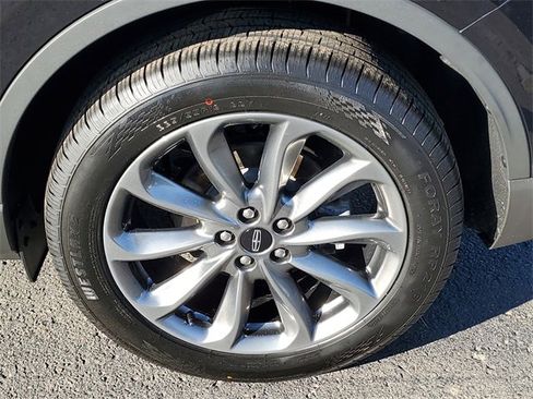Used 2021 Lincoln Corsair AWD w/ Premium Package image 28