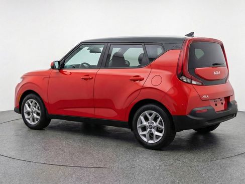 Used 2025 Kia Soul LX w/ LX Technology Package image 6