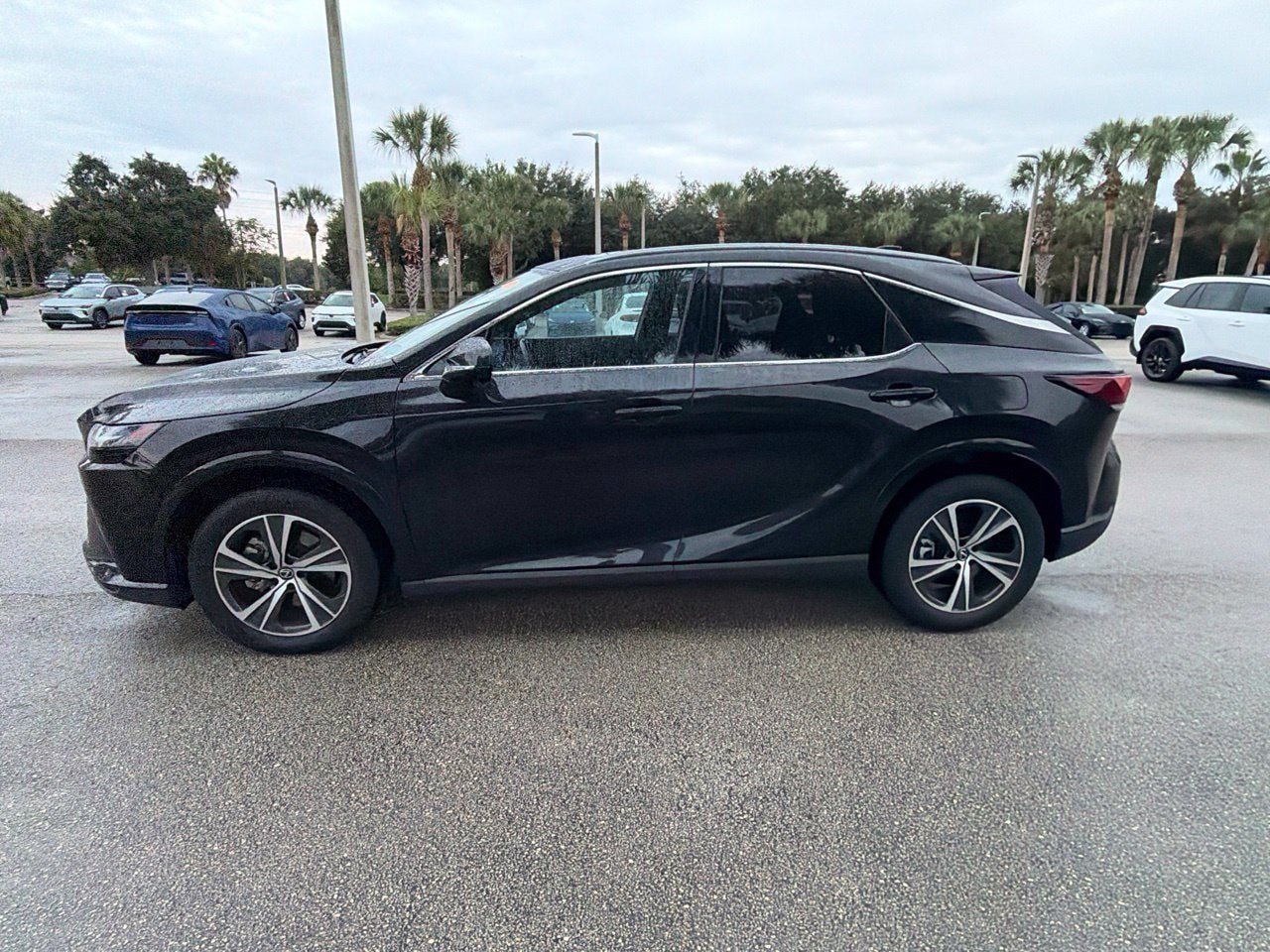 Used 2025 Lexus RX 350 Premium FWD image 2
