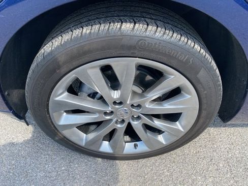 Used 2023 Buick Envision Avenir image 10