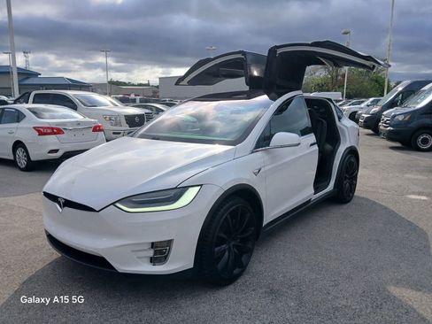Used 2020 Tesla Model X Long Range AWD/4WD image 4
