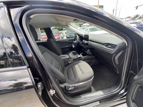 Used 2025 Ford Escape Active FWD image 9