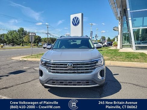 New 2026 Volkswagen Atlas SE image 2