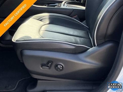 Certified 2025 Chrysler Pacifica Limited FWD image 28