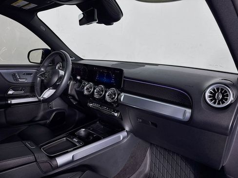 Used 2024 Mercedes-Benz GLB 250 4MATIC image 27