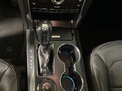 Used 2018 Ford Explorer Limited image 29