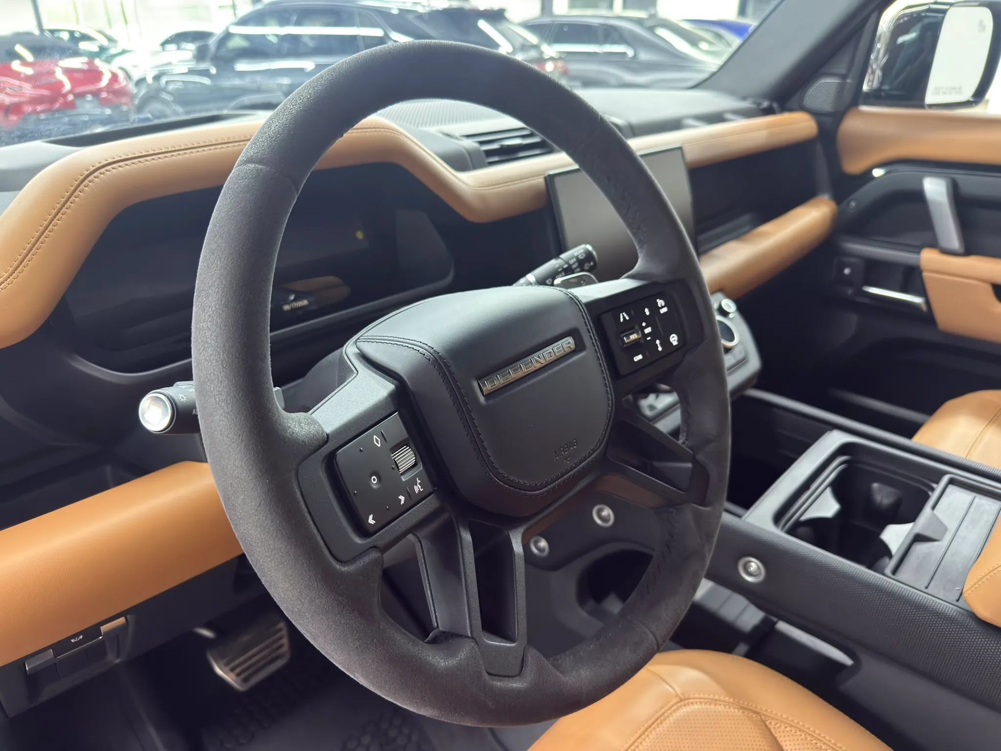 Used 2024 Land Rover Defender 90 V8 AWD/4WD image 34