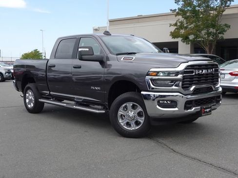 Used 2025 RAM 2500 Big Horn AWD/4WD image 5
