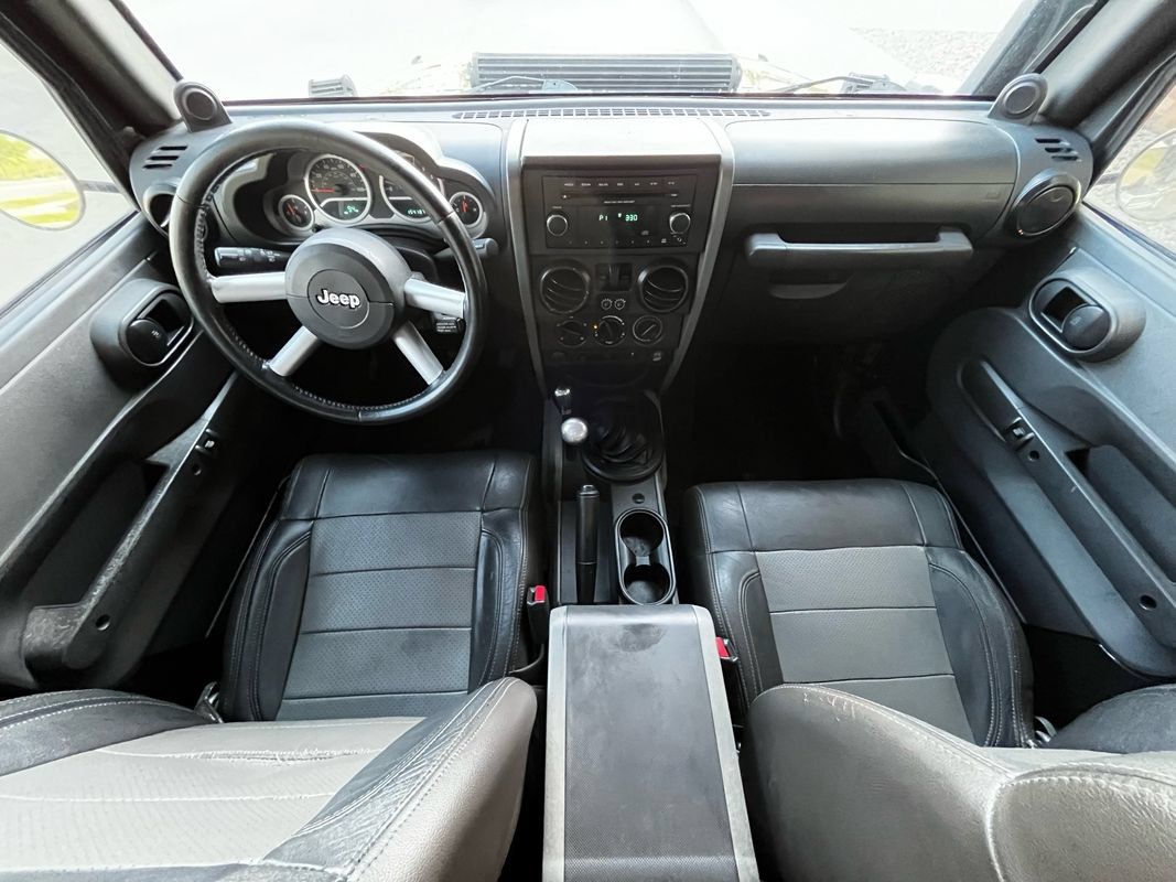 Used 2010 Jeep Wrangler Sahara w/ Dual Top Group AWD/4WD image 9