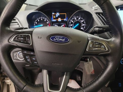 Used 2017 Ford Escape SE w/ SE Leather Comfort Package image 18