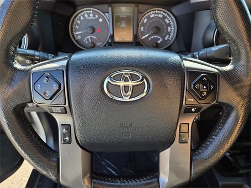 Certified 2018 Toyota Tacoma 4x4 Double Cab image 19