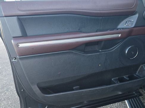 Used 2023 Ford Expedition Max Limited image 9